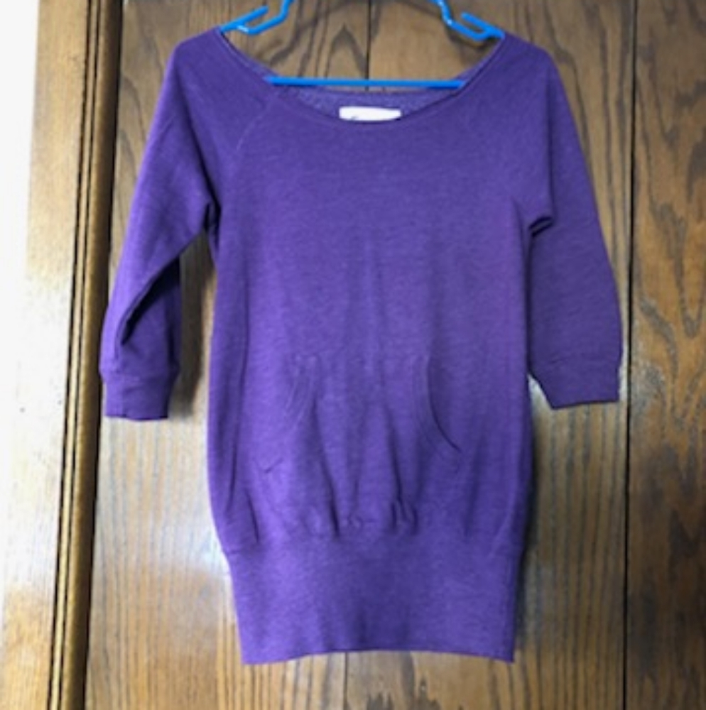 Purple sweatshirt with pockets